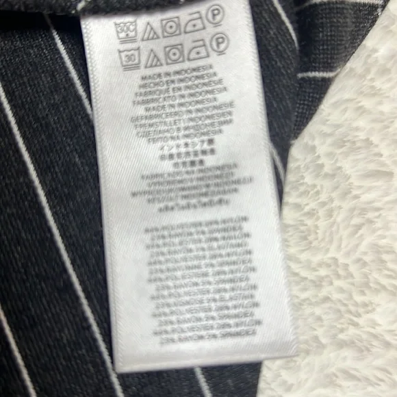 🔥Michael Kors Mini A line Skirt Size 14🔥 - Picture 5 of 6